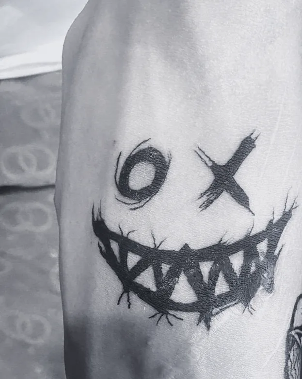 Blackwork — Grin, Forearm. Sami Tutar, S.Ink